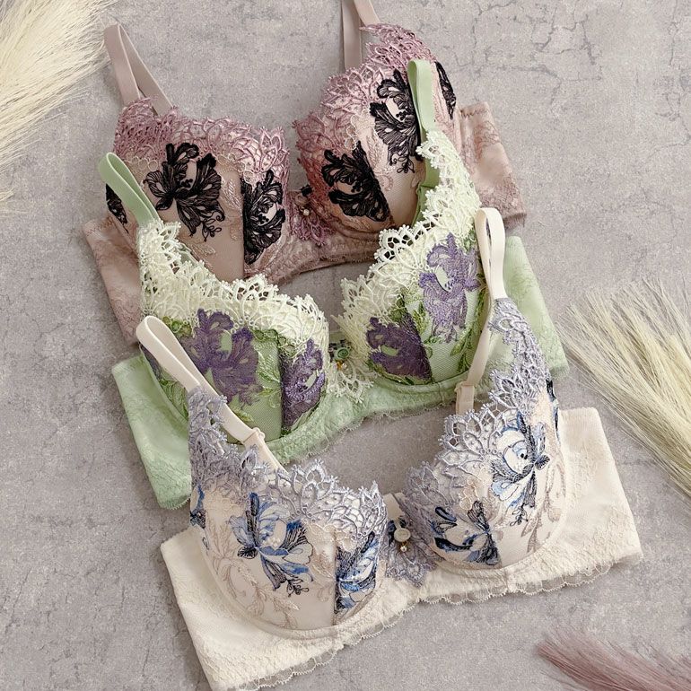 17600円が、かなり格安ブラデリBRADELISスリップ❗️限定1点‼️ スタイリングランジェリーブランド「BRADELIS COUTURE」から開放